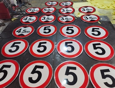 平顶山平顶山限速交通标牌厂家